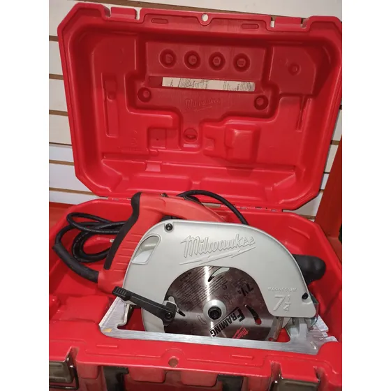 Sierra Circular Milwaukee 7 1/4