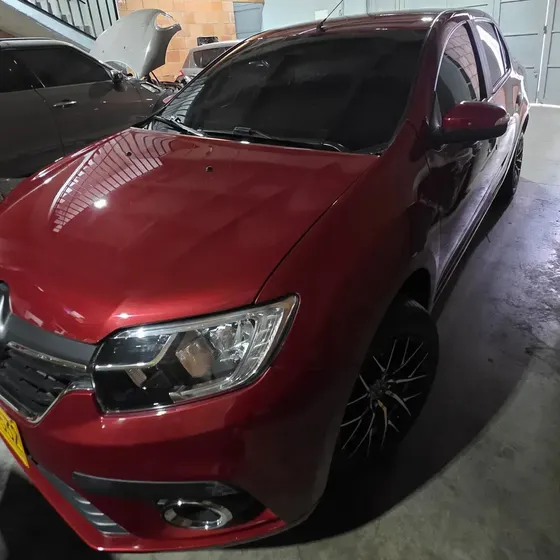 Renault Logan 2021 1.6 Authentique