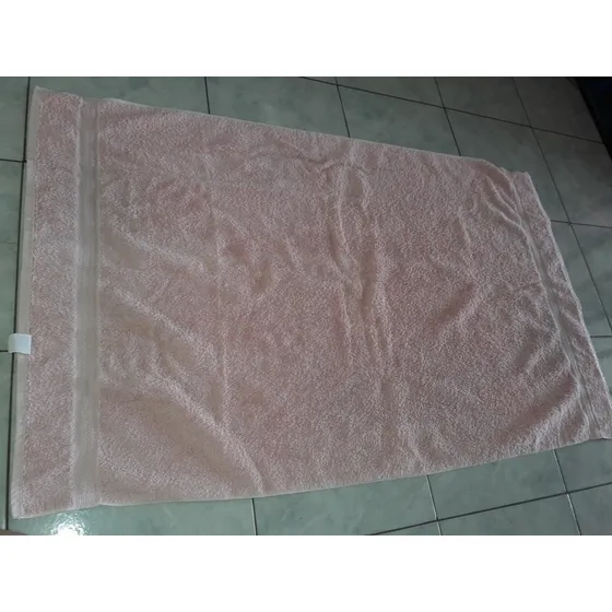 Toalla De Baño Marca Sahara By Cotton 128cm Largo Y 77cm Anc
