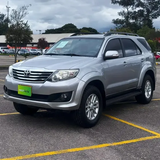 Toyota Fortuner 2015 2.7l 4x2