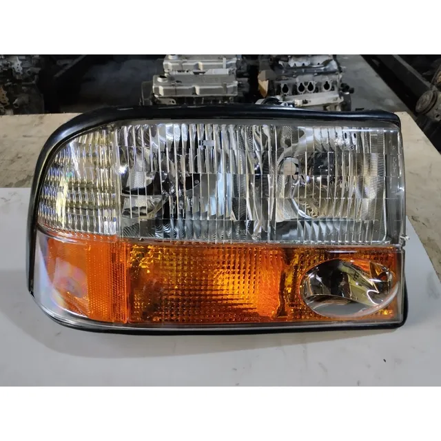 Faro Del. Blazer Derecho Con Niebla 98/2004 S10 Y Bravada
