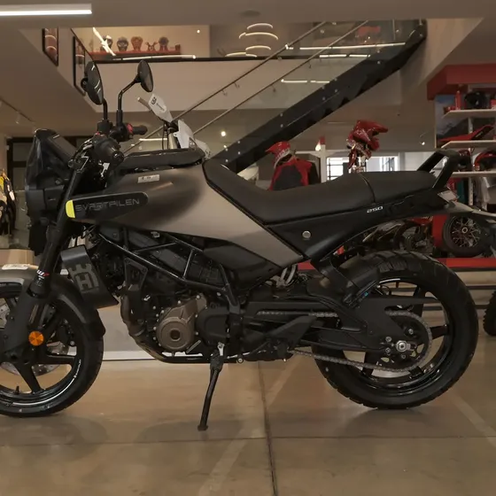 Husqvarna Svartpilen 250 Naked Small 2027