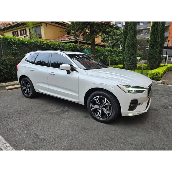 Volvo Xc60 2.0 Turbo B5 Momentum Hibrido
