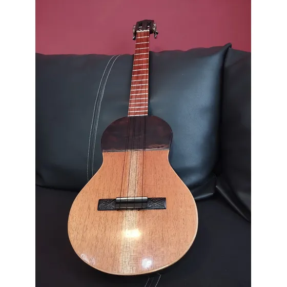 Cuatro Vzla 17 Trastes, Boca Lateral, Clavijero Tallado