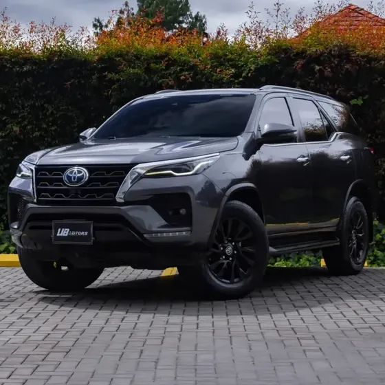 Toyota Fortuner 2023 2.4 Srv