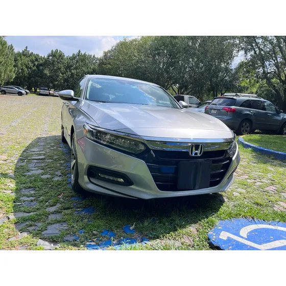 Honda Accord 2.0 Touring At