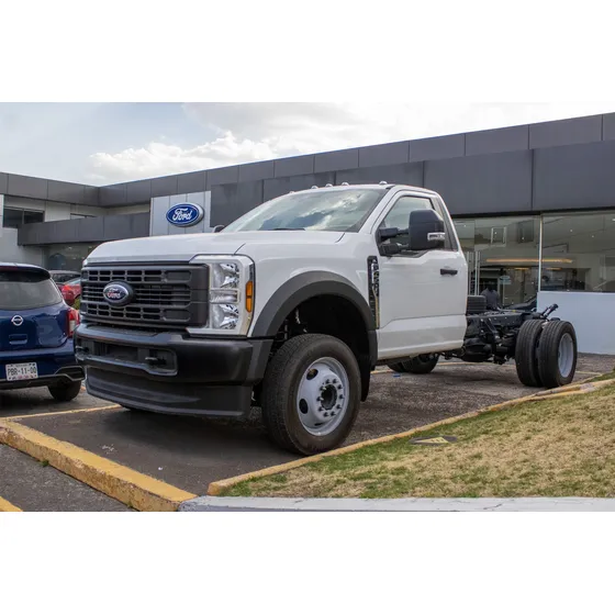Ford F-450 6.8 Xl At