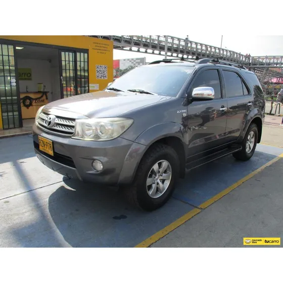 Toyota Fortuner Sr5 4x2 2700cc At Aa