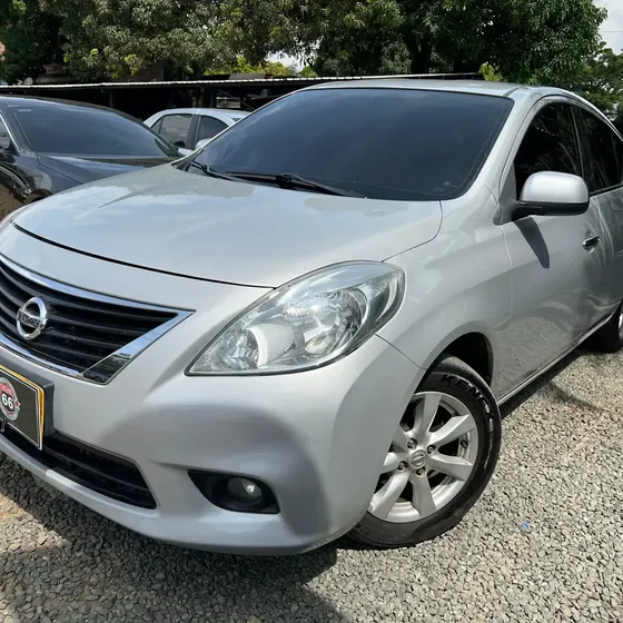 Nissan Versa 2015 1.6 Advance At