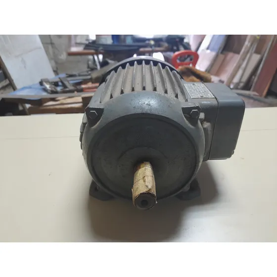 Motor Eléctrico 1.15 Hp - 3.440 Rpm, 220/440 V Marca Aeg