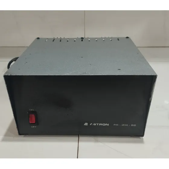 Fuente De Poder Marca Astron Rs-20a-bb (usada)