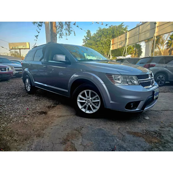 Dodge Journey 2.4 Sxt 7 Pasajeros Lujo At