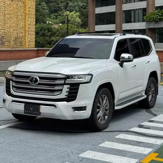 Toyota Land Cruiser 300 2023 Zx