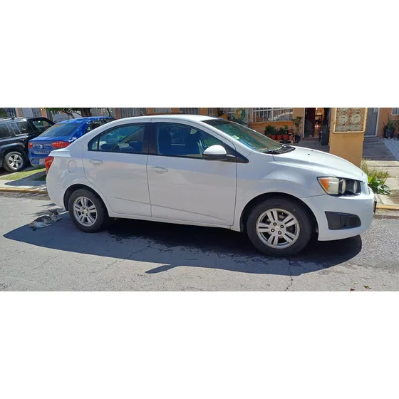 Chevrolet Sonic A 5vel Aa Mt