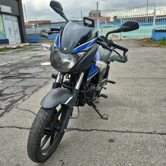 Bajaj Pulsar 180 Fi Neon 