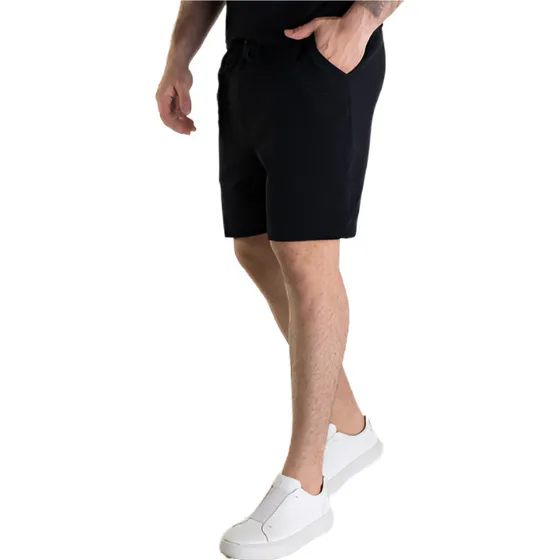 Bermuda Calvin Klein Intense Power Preta