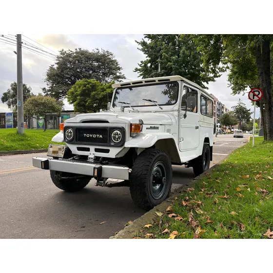 Toyota Land Cruiser 4.2 Fj43