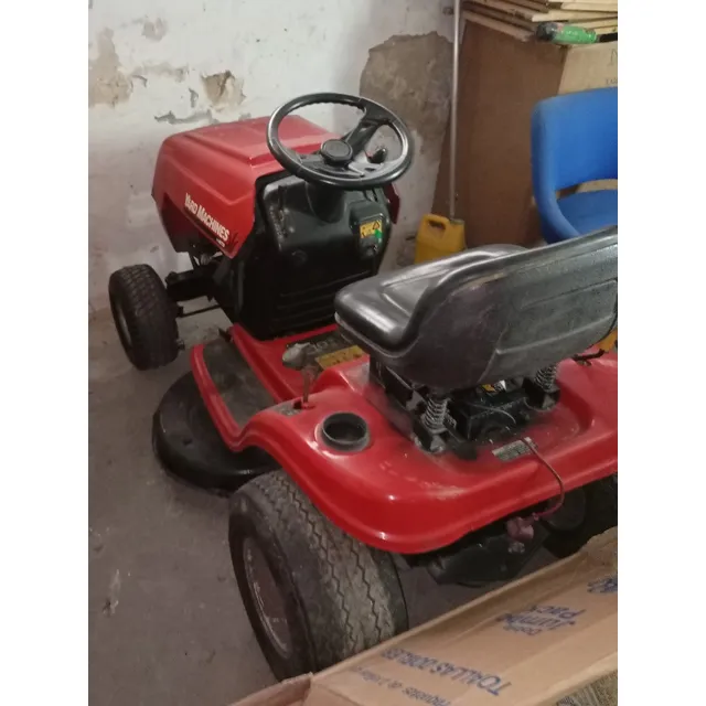 Carro Tractor Cortagrama Motor A Gasolina Marca Yardmachine.