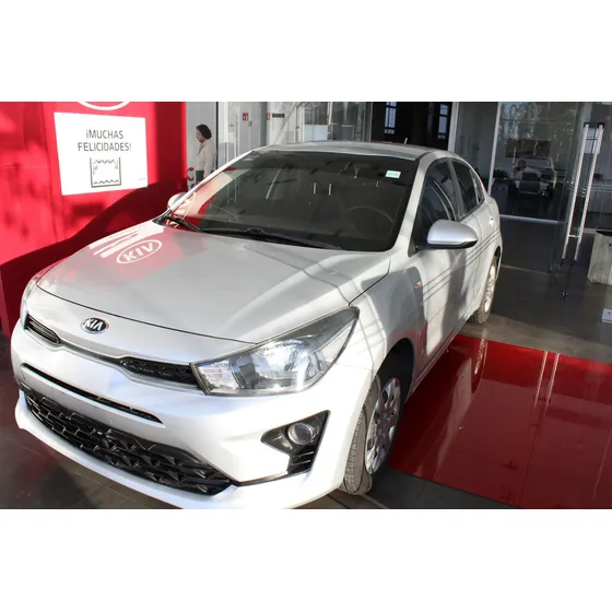 Kia Rio 1.6 Sedan L Mt