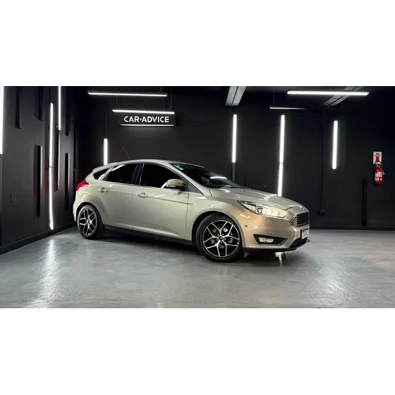 Ford Focus 2.0 Titanium Power 5p L16