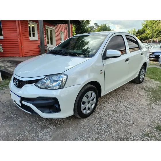Toyota Etios 1.5 Sedan X L18