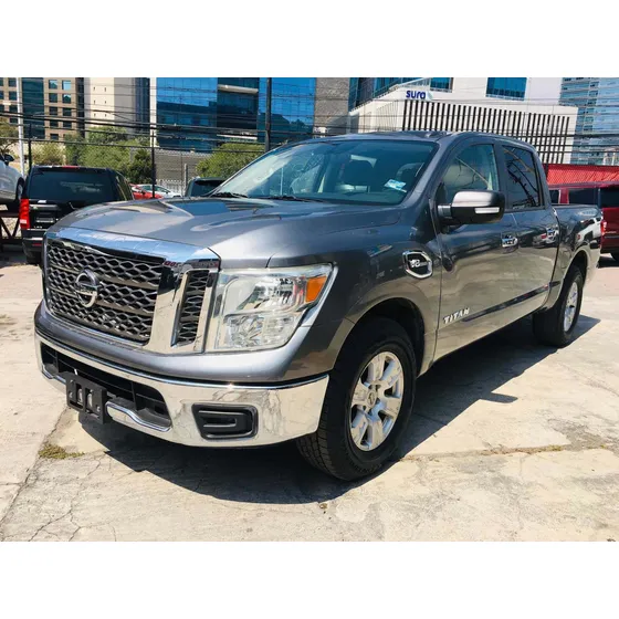 Nissan Titan Sv