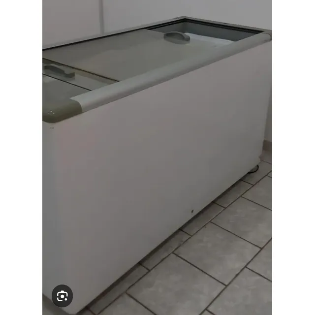 Freezer Tampa De Vidro Branco Hceb 550v Fricon 220v