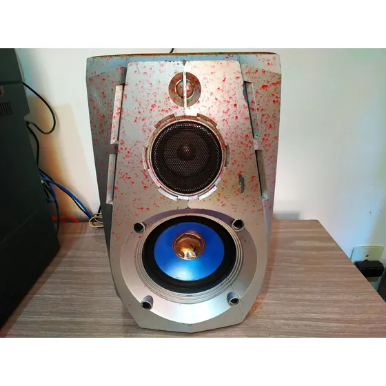 Uma Caixa De Som Do Mini System Toshiba Ms-6606 (com Defeito