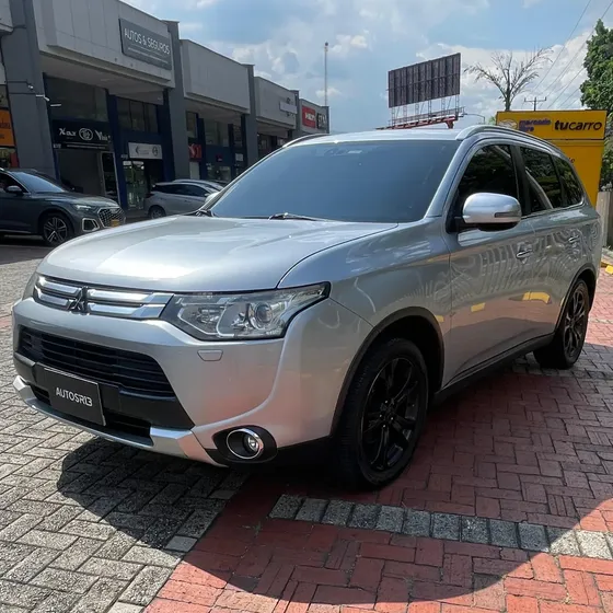 Mitsubishi Outlander 2015 3.0l