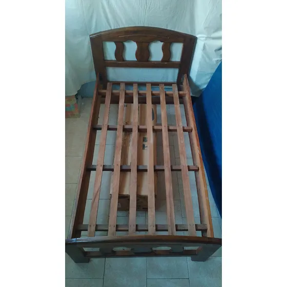 Cama Individual En Madera Saman Magdaleno