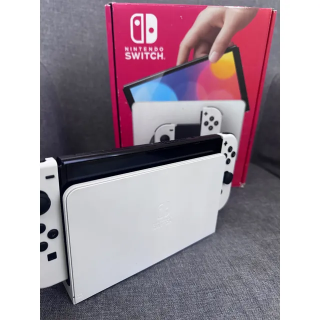 Nintendo Switch Oled En Perfecto Estado (usada) Con Un Juego