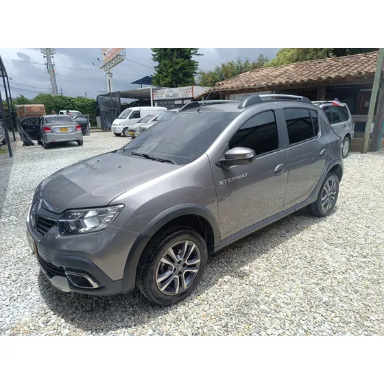 Renault Stepway 1.6 Intense Automática