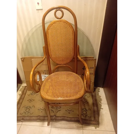 Sillon Thonet Antiguo Mod 16 Con Detalles En Esterilla