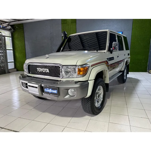 Toyota Lc76 .