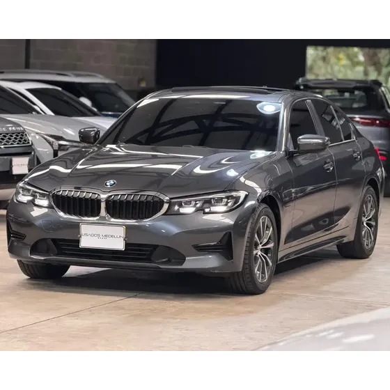 BMW Serie 3 330e Hibrido Enchufable usado en Medellín