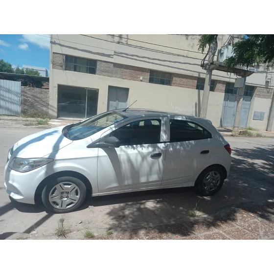 Chevrolet Onix Ls Mt +