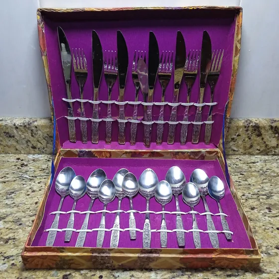 Juego De Cubiertos En Acero Inoxidable De 25 Piezas 