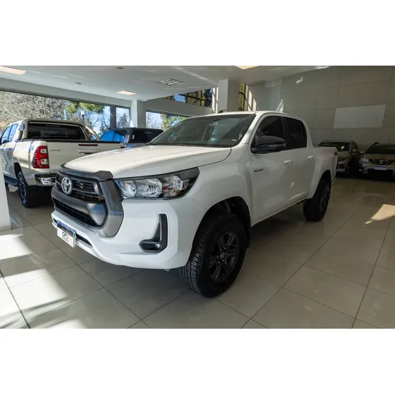 Toyota Hilux 2.8 Cd Srx 177cv 4x4 At