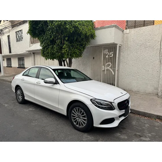 Mercedes-benz C200 4
