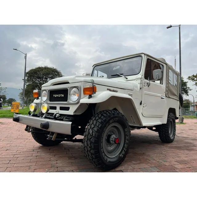 Toyota Land Cruiser 2.6 Mt Campero Carpado 8 Puestos