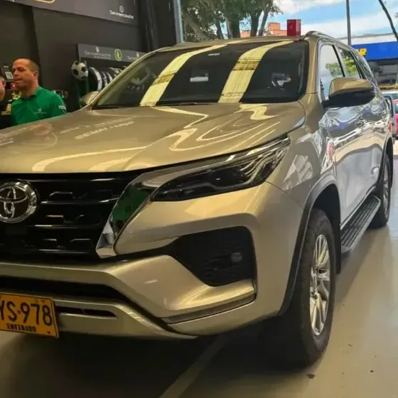 Toyota Fortuner 2021 2.7 Srv At. 4x2