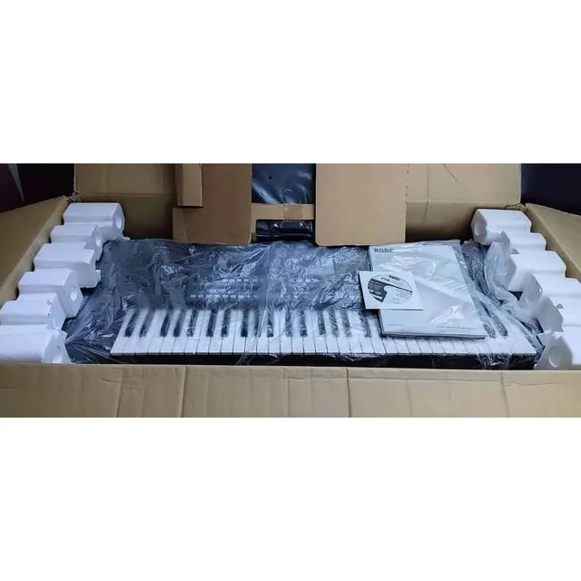 Korg Pa600 Keyboard With Beats And Samplers Included 