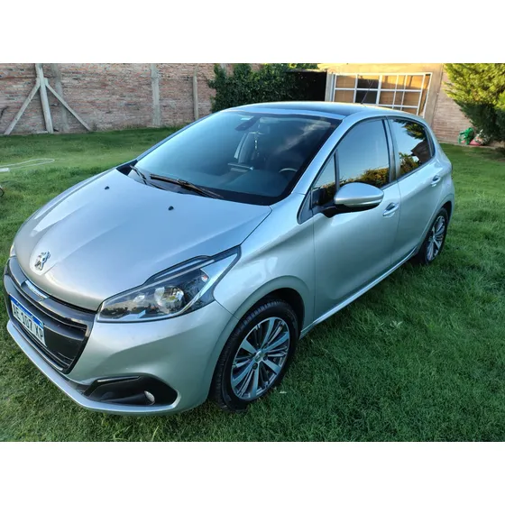 Peugeot 208 1.6 Feline