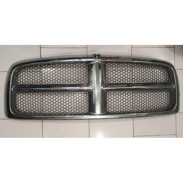 Parrilla Dodge Ram 2003 - 2005 Original Usada