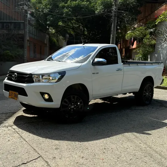 Toyota Hilux 2022 4x2 Mec Gasolina