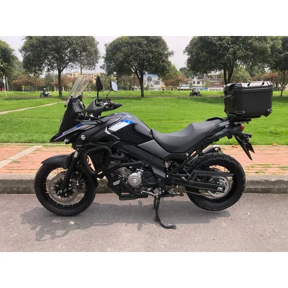 Motocicleta Suzuki Vstrom 650 Xt Modelo 2022 Con 21000 Kms.