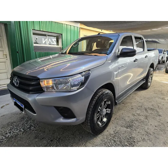 Toyota Hilux Hilux 4x2 D/c Dx 2.4 Tdi 6 M/t Pick-up