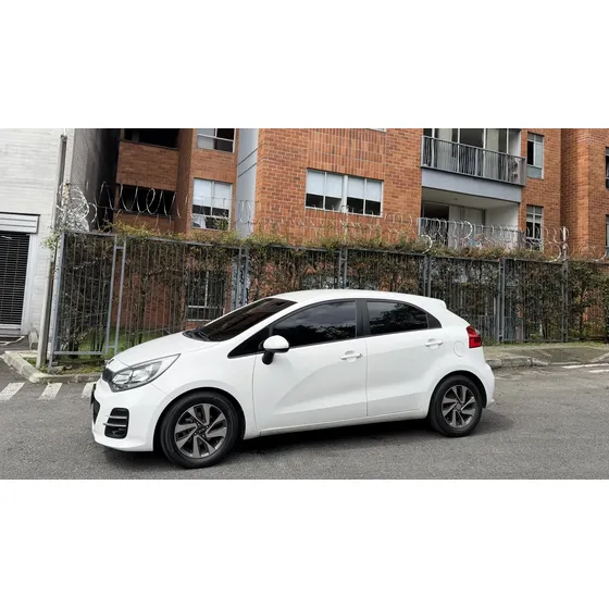 Kia Rio Spice - Carros y Camionetas Kia Rio | TuCarro