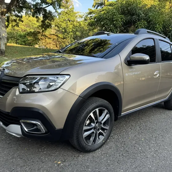 Renault Stepway 2023 1.6 Dynamique / Intens Automática