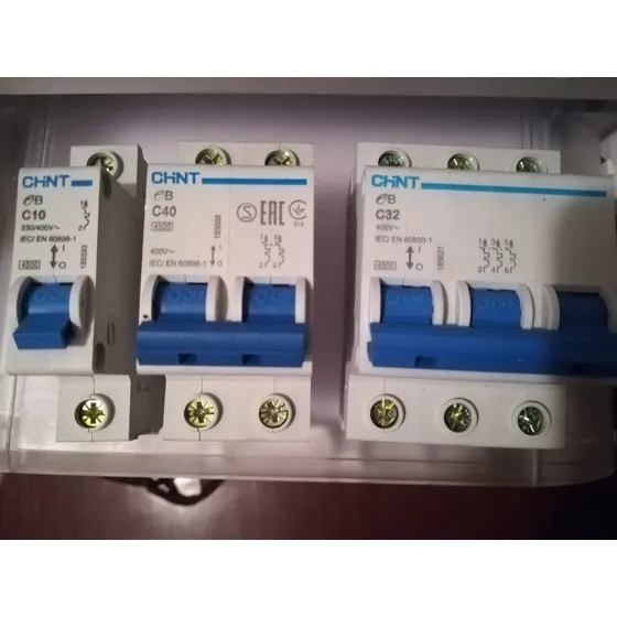 Breaker Termomagmetico 1 Polo,  2 Y 3 Polo